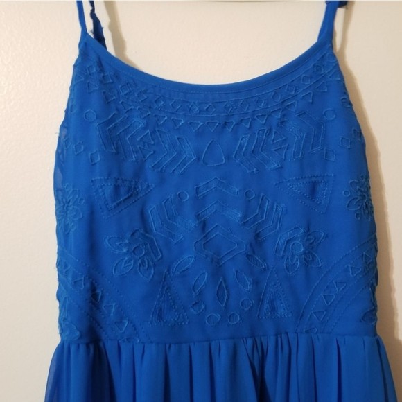 Floaty embroidered dress - Picture 3 of 3